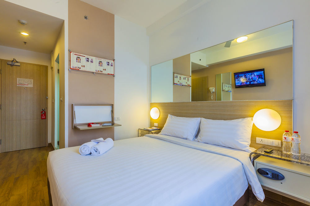 Monoloog Hotel Bekasi Exterior foto