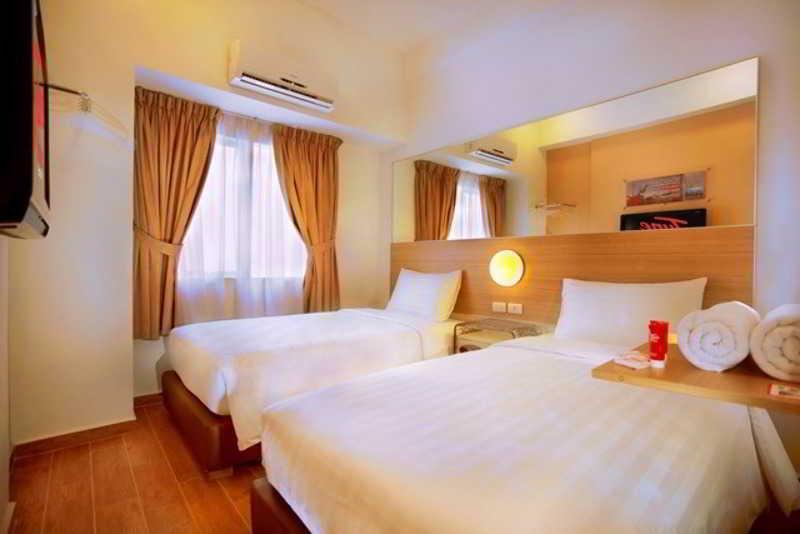 Monoloog Hotel Bekasi Exterior foto