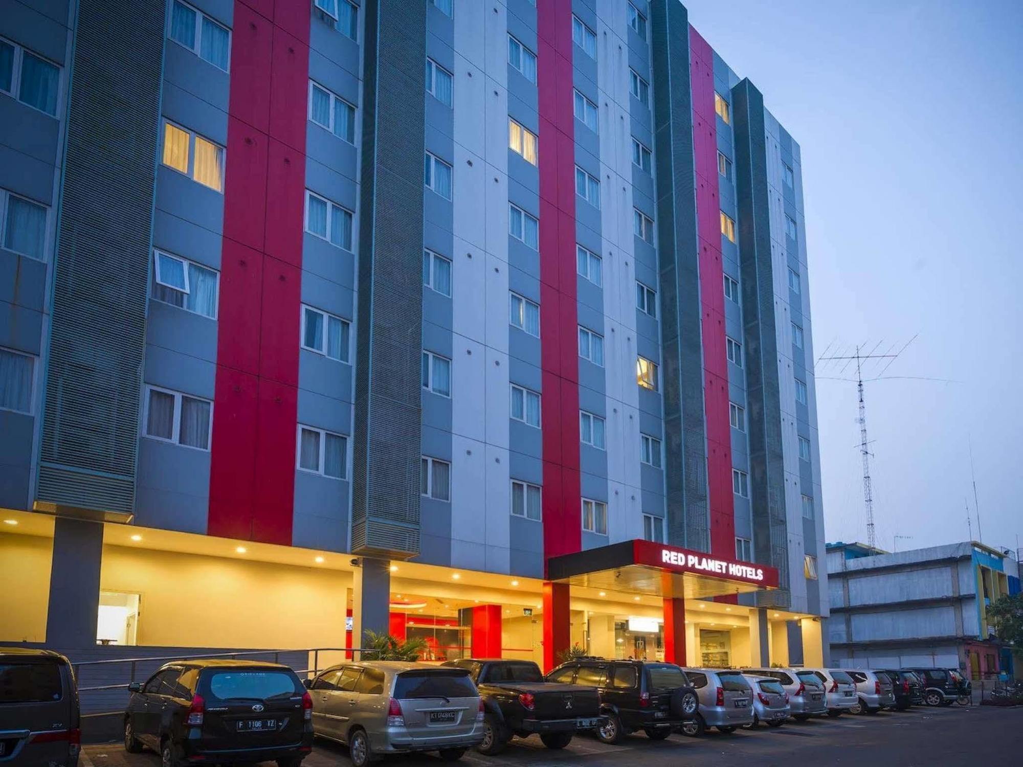 Monoloog Hotel Bekasi Exterior foto