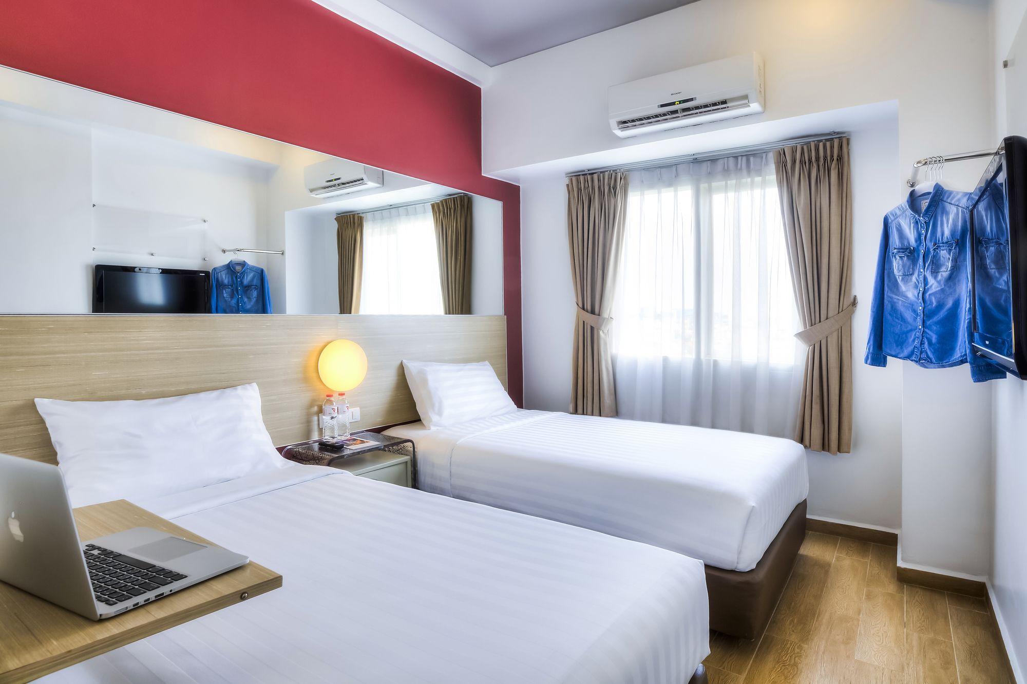 Monoloog Hotel Bekasi Exterior foto